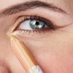 Illuminante viso e occhi oro champagne